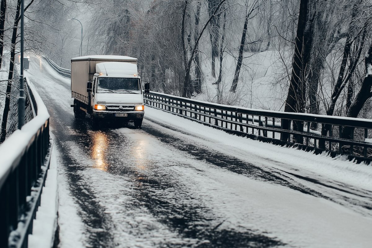 Fleet Safety in February: Tackling Winter Weather Hazards